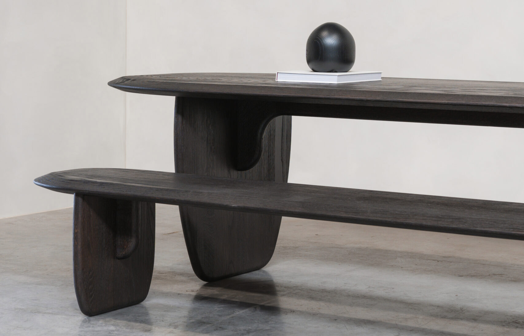 Table Pendragon – Chêne fumé brossé – Image 4
